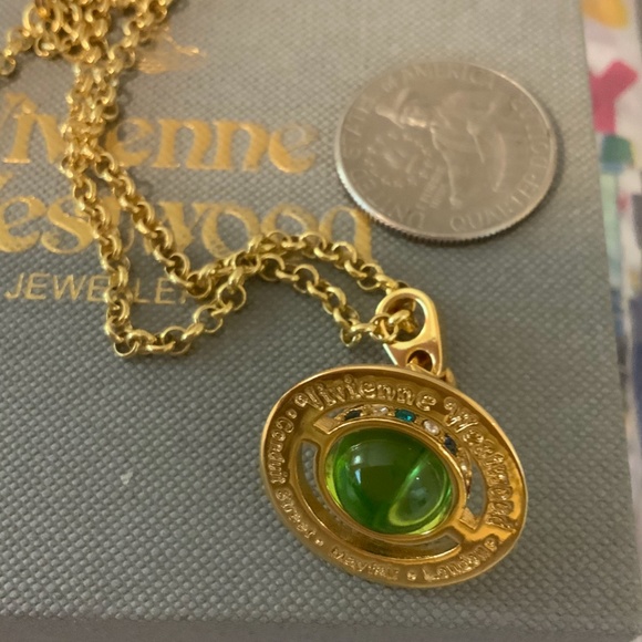Vivienne Westwood Jewelry - Vivienne Westwood green golden orb necklace